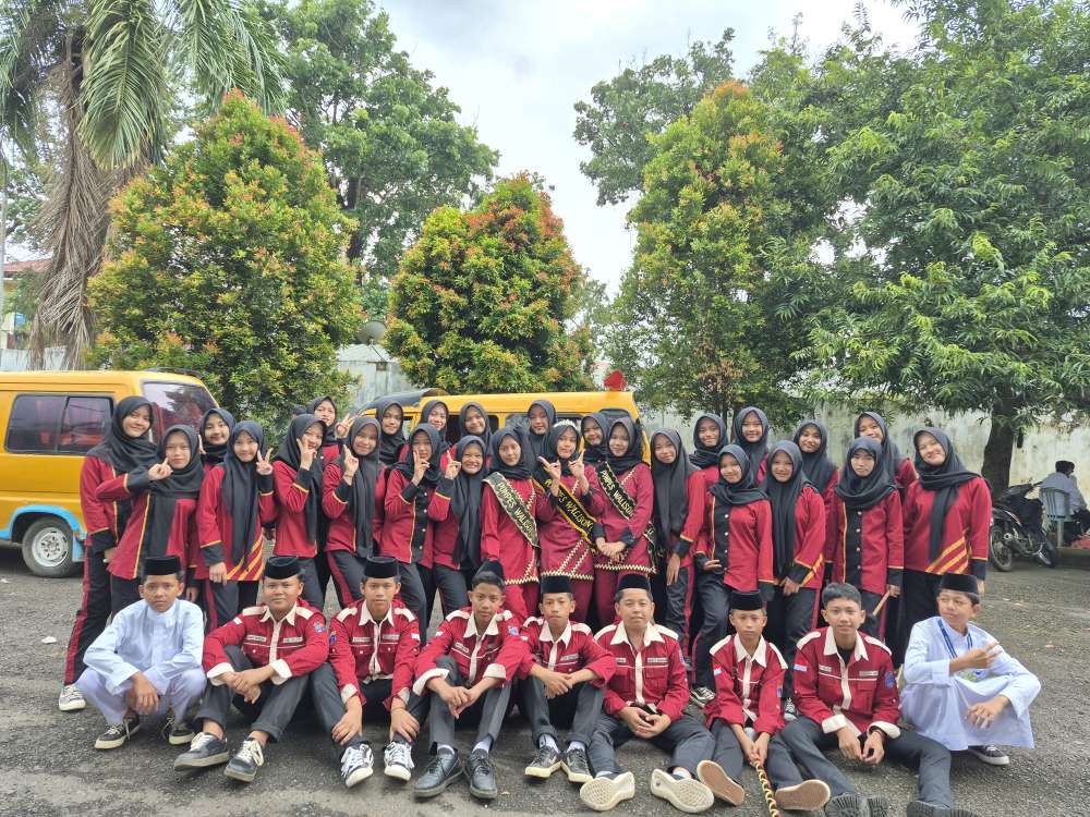 Kegiatan Santri Ponpes Walisongo Berpartisipasi dalam Pawai Song-Song Ramadhan 1447 H